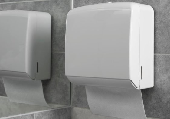 Comment choisir un distributeur de serviettes hygiéniques pour un établissement public ?