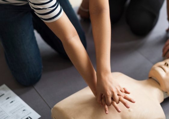 AFGSU niveau 2 : ce que tout professionnel de santé doit savoir sur cette formation obligatoire